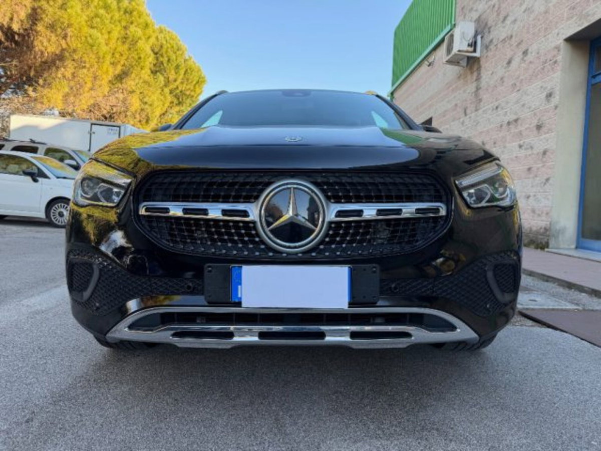 Mercedes-Benz GLA SUV 180 Automatic Sport (4)