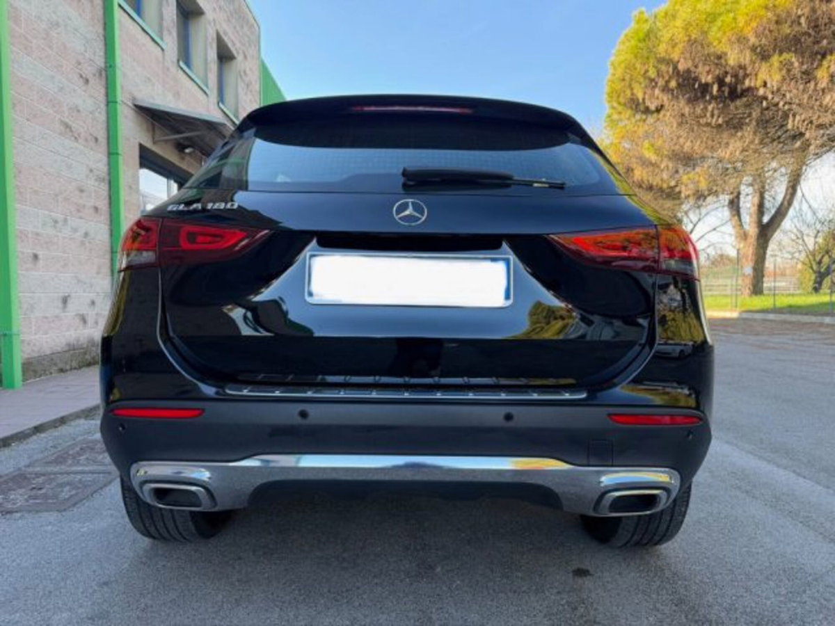 Mercedes-Benz GLA SUV 180 Automatic Sport (5)