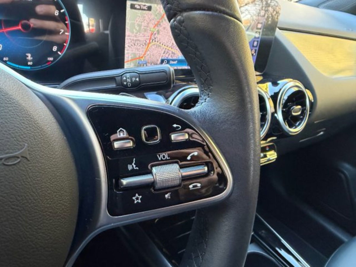 Mercedes-Benz GLA SUV 180 Automatic Sport (9)
