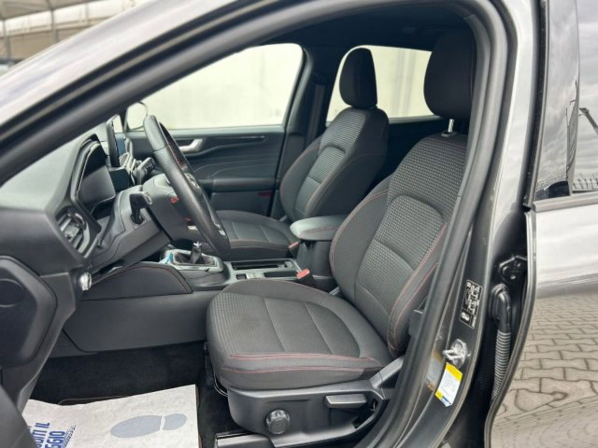 Ford Kuga 1.5 EcoBlue 120 CV 2WD ST-Line (12)