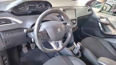Peugeot 208 100 5 porte Allure (5)