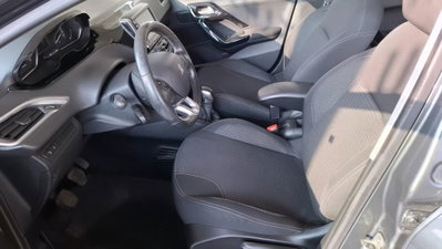 Peugeot 208 100 5 porte Allure (8)