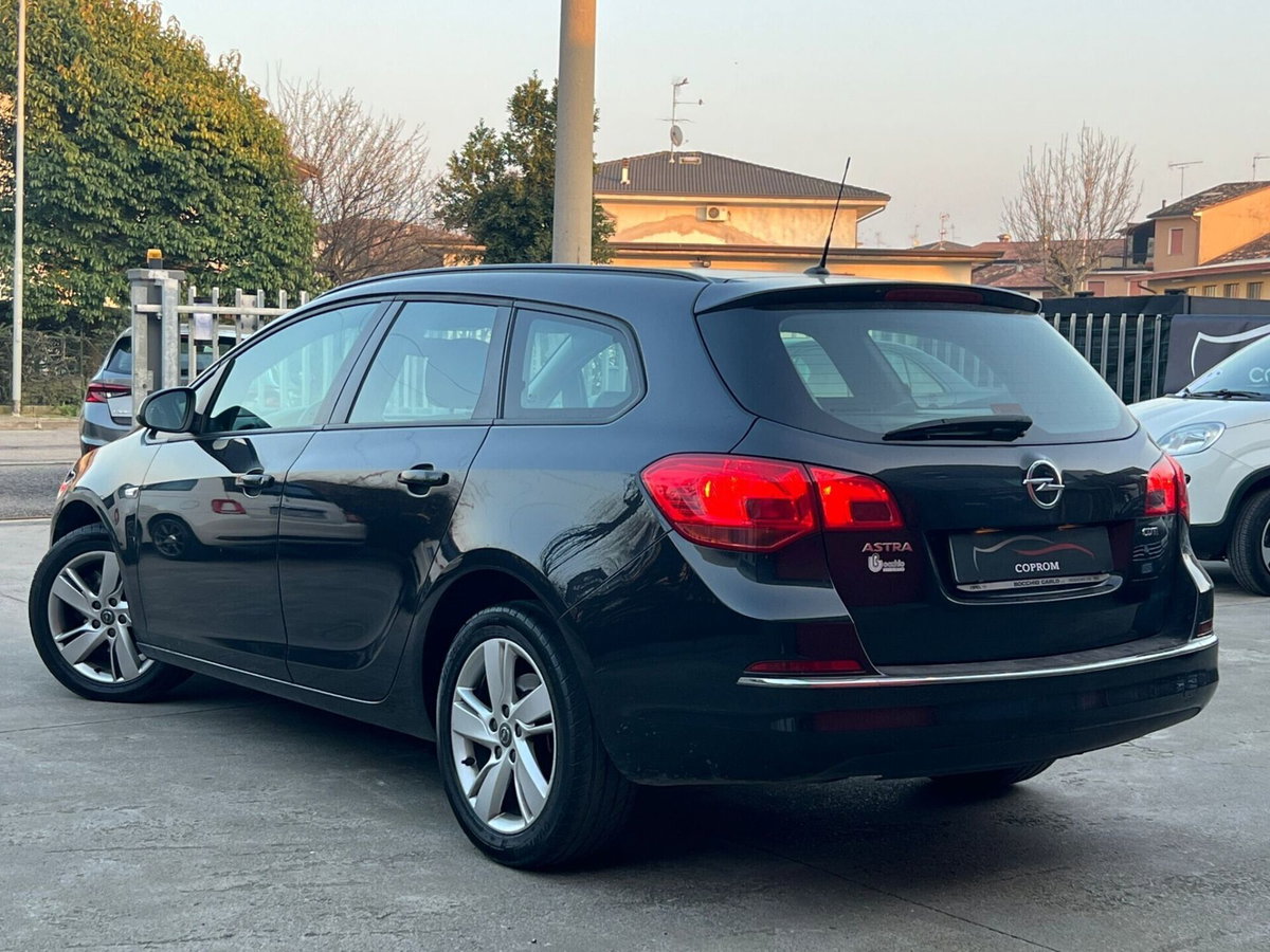 Opel Astra Station Wagon 1.7 CDTI 110CV Sports Cosmo (4)