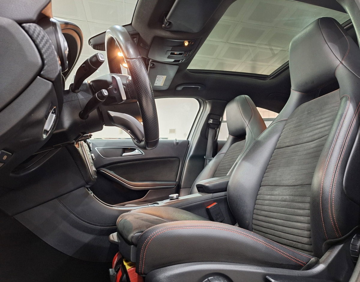 Mercedes-Benz Classe A 200 CDI Automatic Night Edition (14)