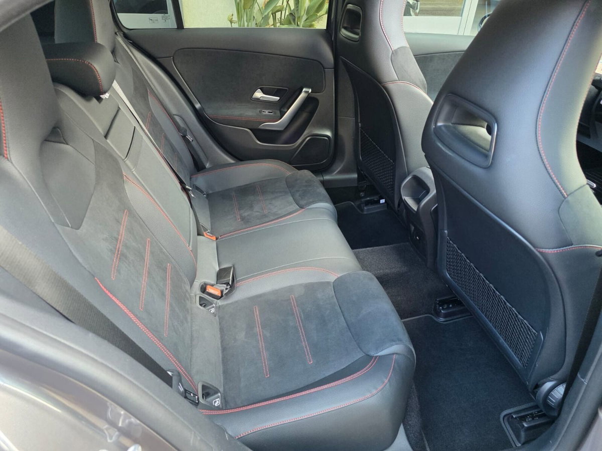 Mercedes-Benz Classe A 180 d Automatic Premium (13)