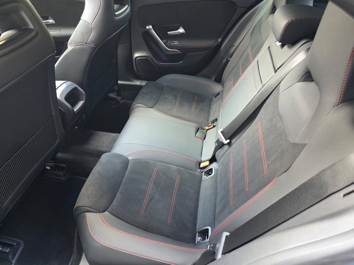 Mercedes-Benz Classe A 180 d Automatic Premium (15)
