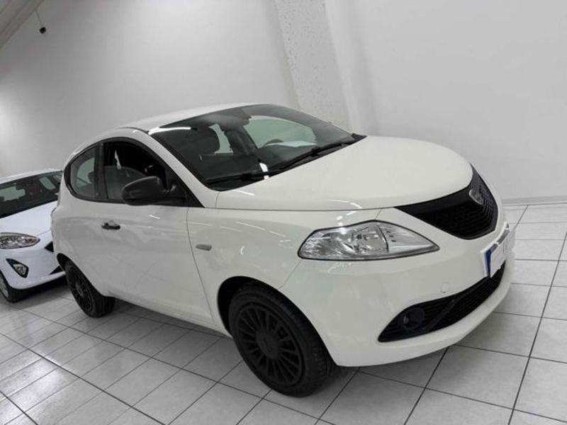 Lancia Ypsilon 1.2 69 CV 5 porte Elefantino Blu