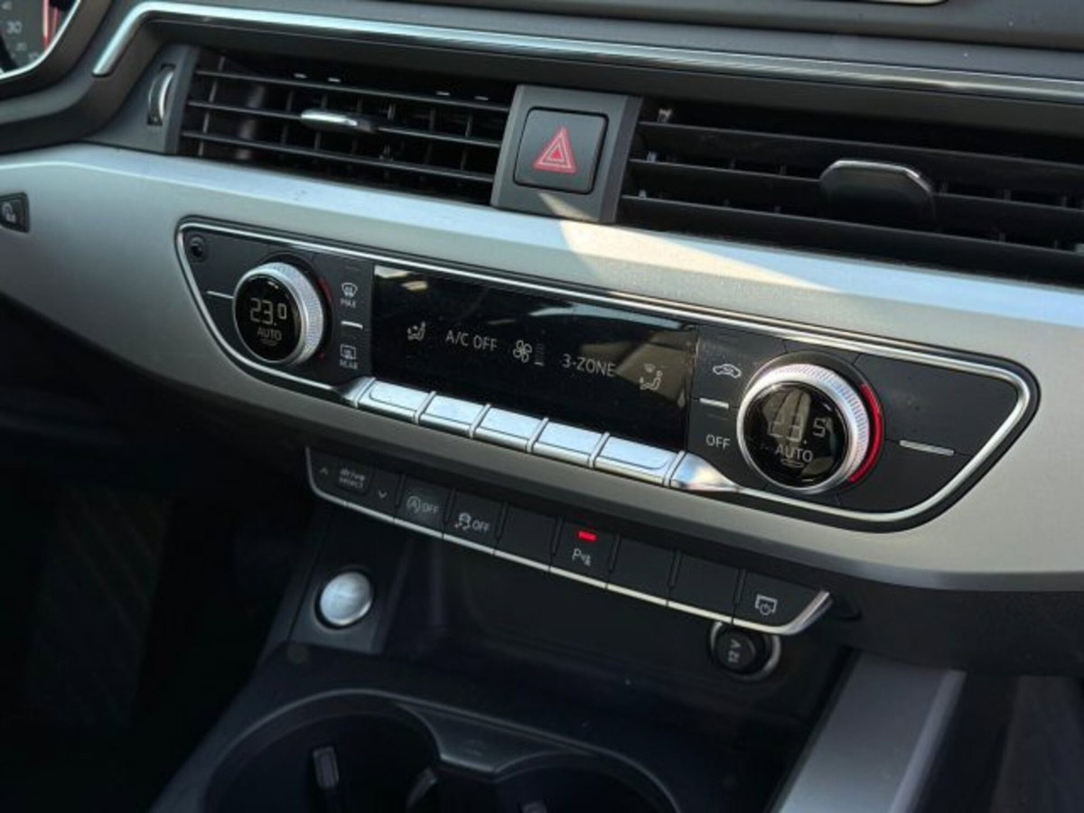 Audi A4 Avant 2.0 TDI 150 CV ultra S tronic Business (12)