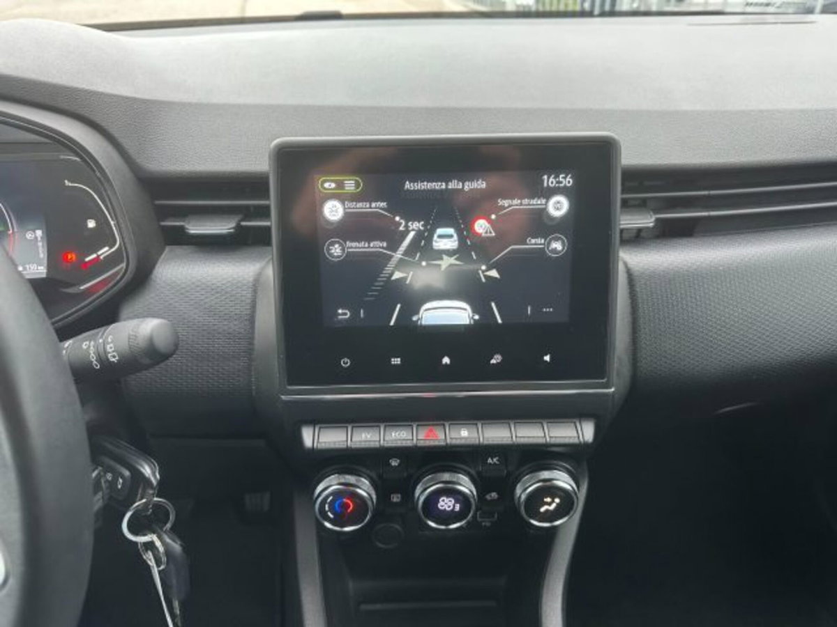 Renault Clio Full Hybrid E-Tech 140 CV 5 porte Zen (12)