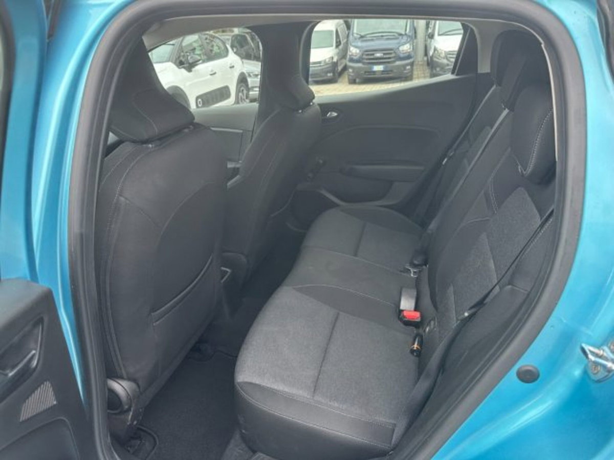 Renault Clio Full Hybrid E-Tech 140 CV 5 porte Zen (7)