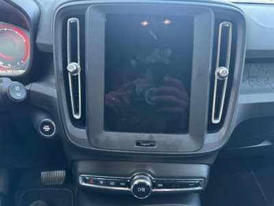 Volvo XC40 T2 automatico Essential (4)