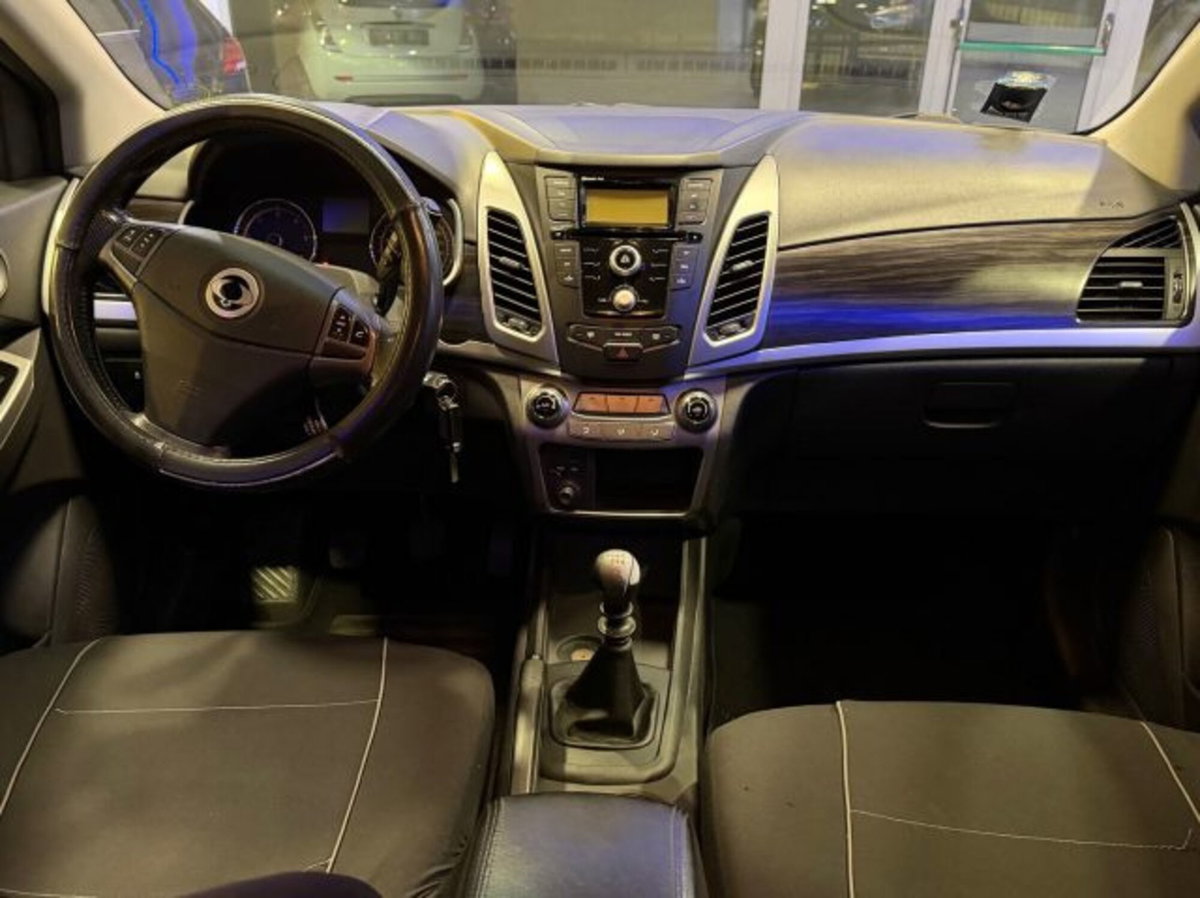 Ssangyong Korando 2.0 e-XDi 149 CV 2WD MT Plus (9)