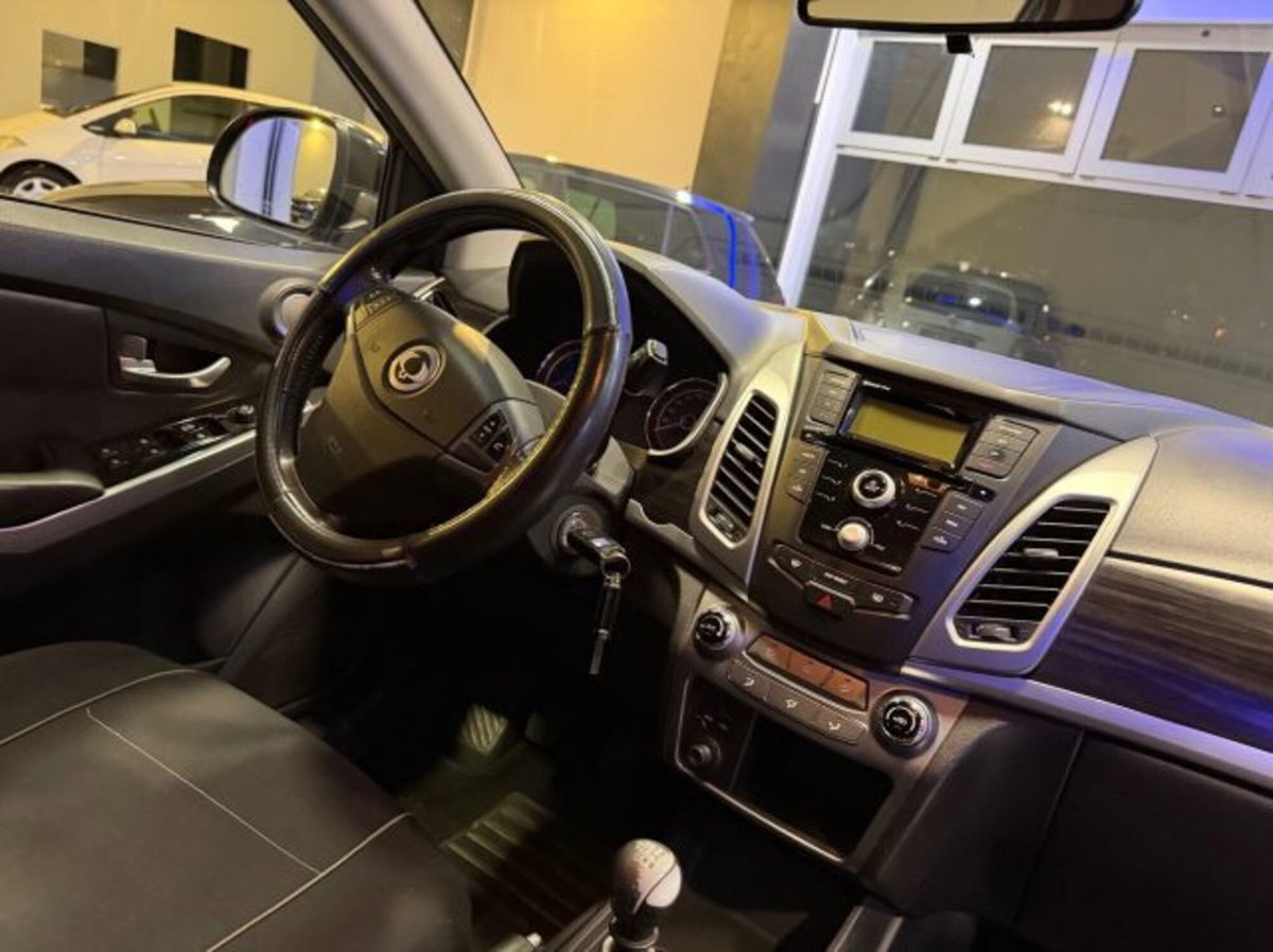 Ssangyong Korando 2.0 e-XDi 149 CV 2WD MT Plus (10)