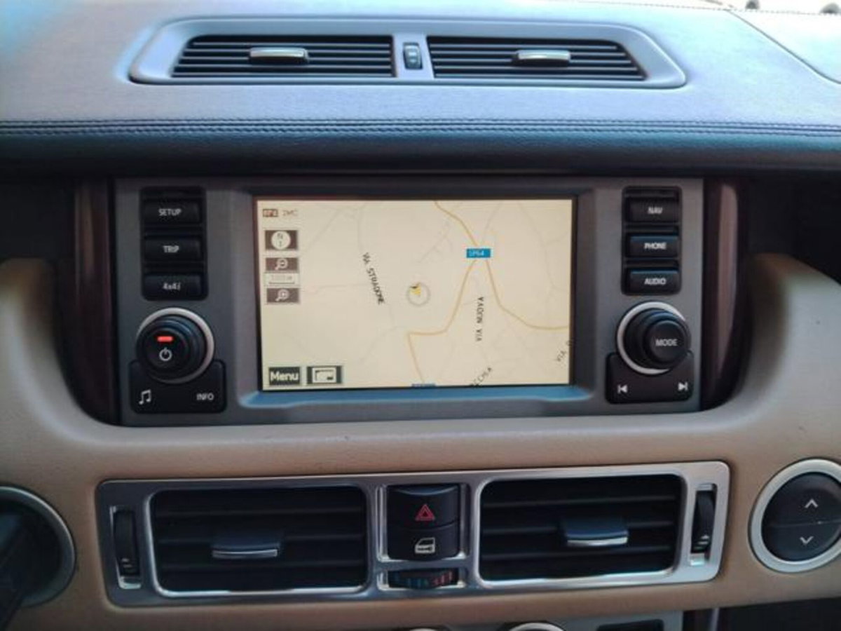 Land Rover Range Rover 3.6 TDV8 Vogue (5)