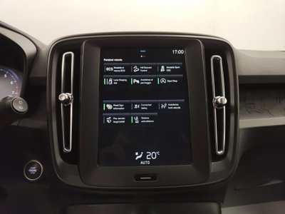 Volvo XC40 T2 automatico Core (11)