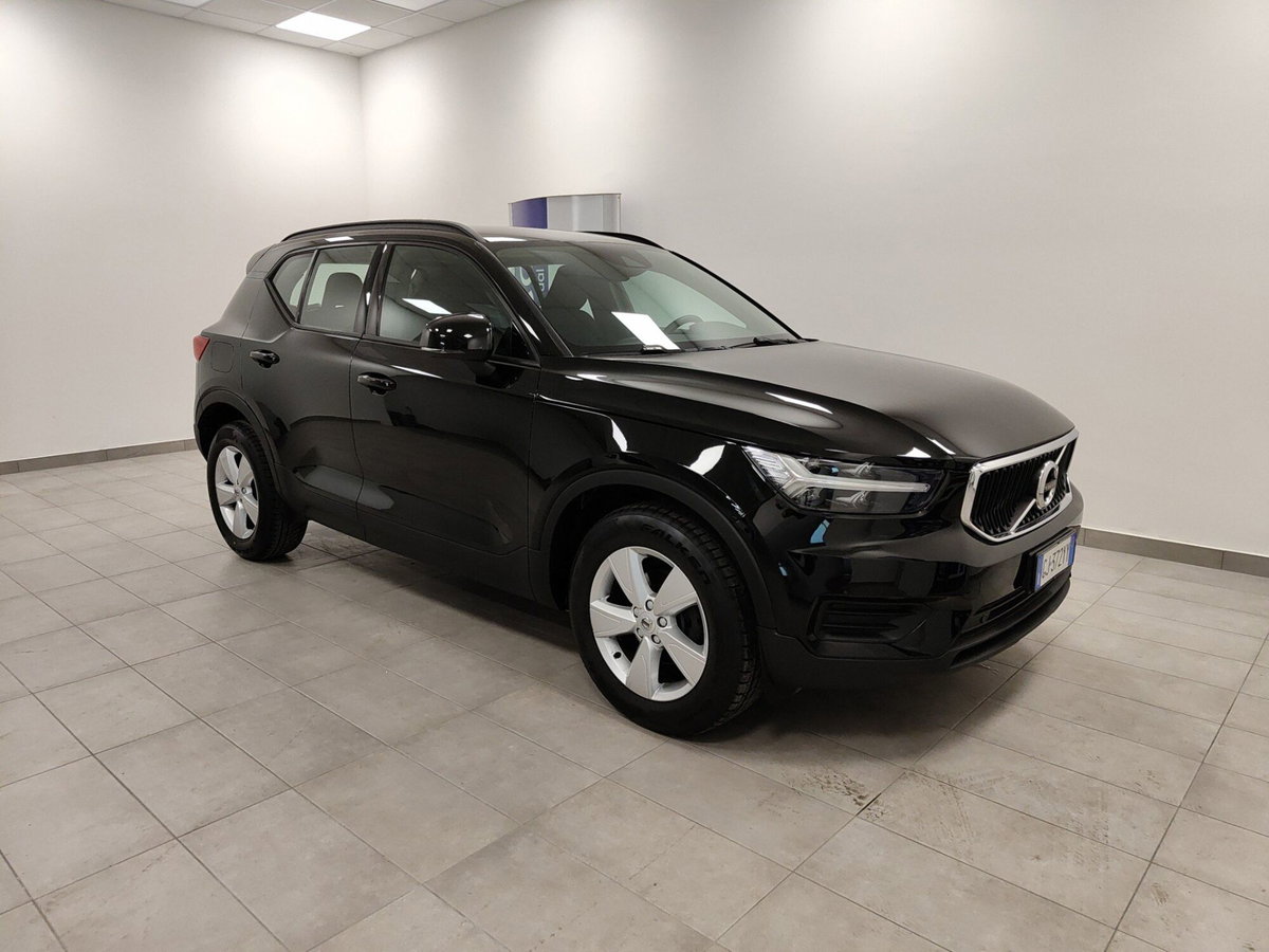 Volvo XC40 T2 automatico Core (2)