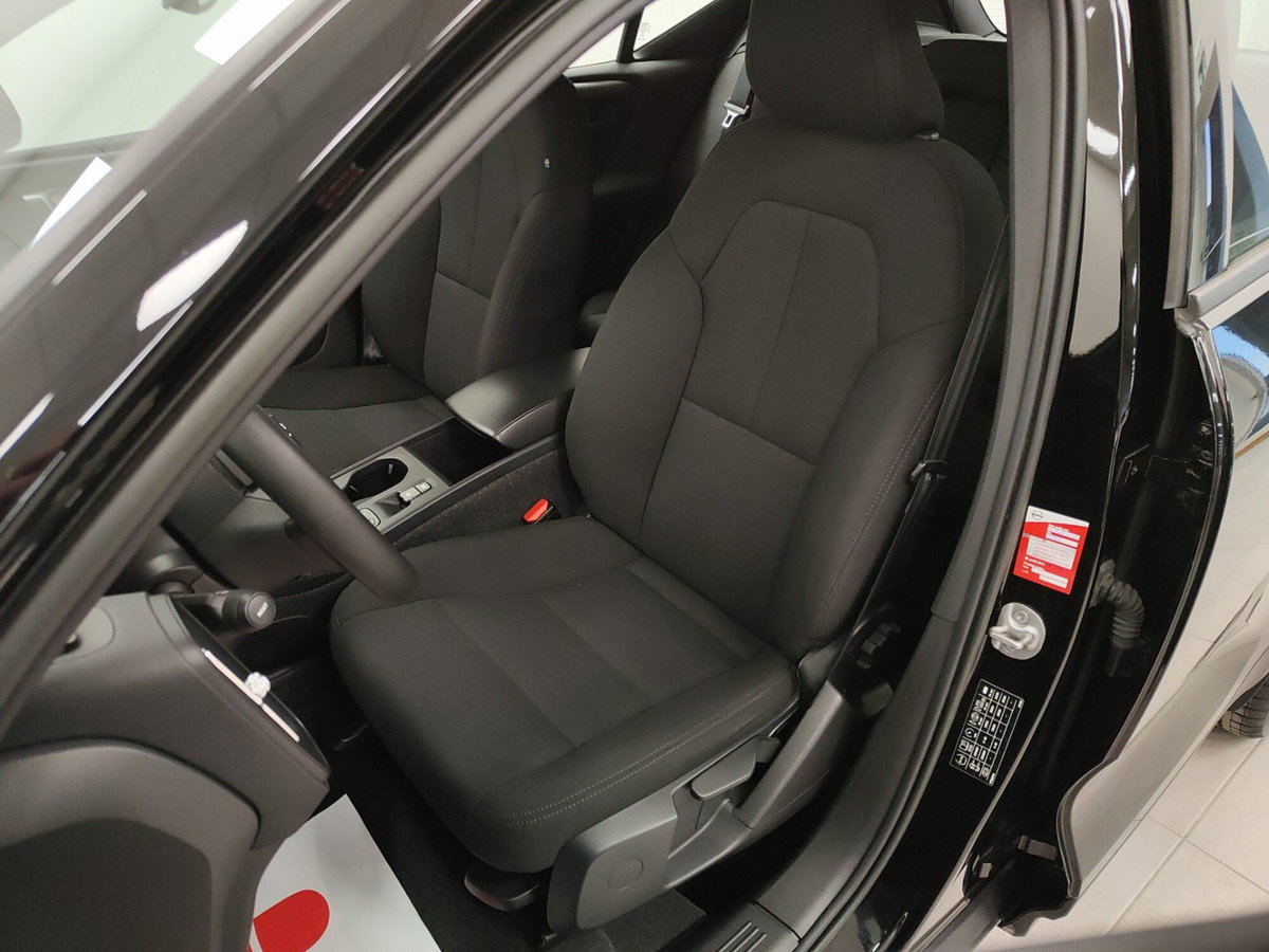 Volvo XC40 T2 automatico Core (4)
