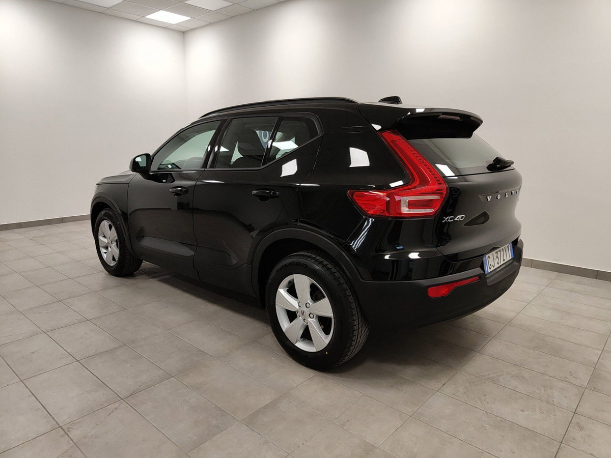 Volvo XC40 T2 automatico Core (9)