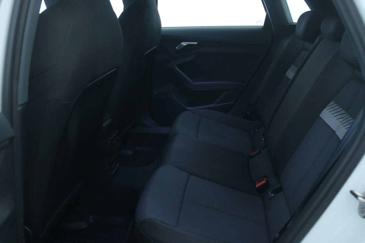 Audi A3 Sportback 35 TDI S tronic S line edition (8)