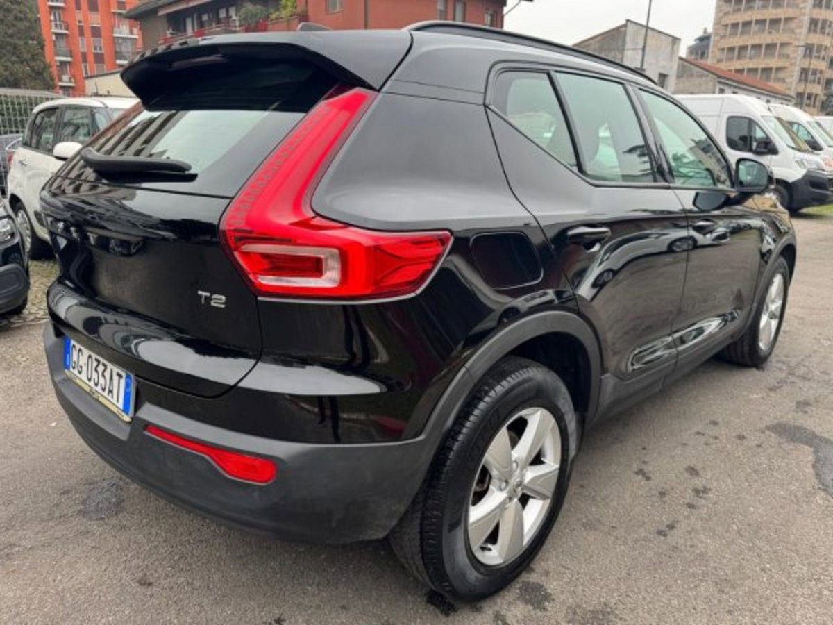 Volvo XC40 T2 Momentum Core (3)