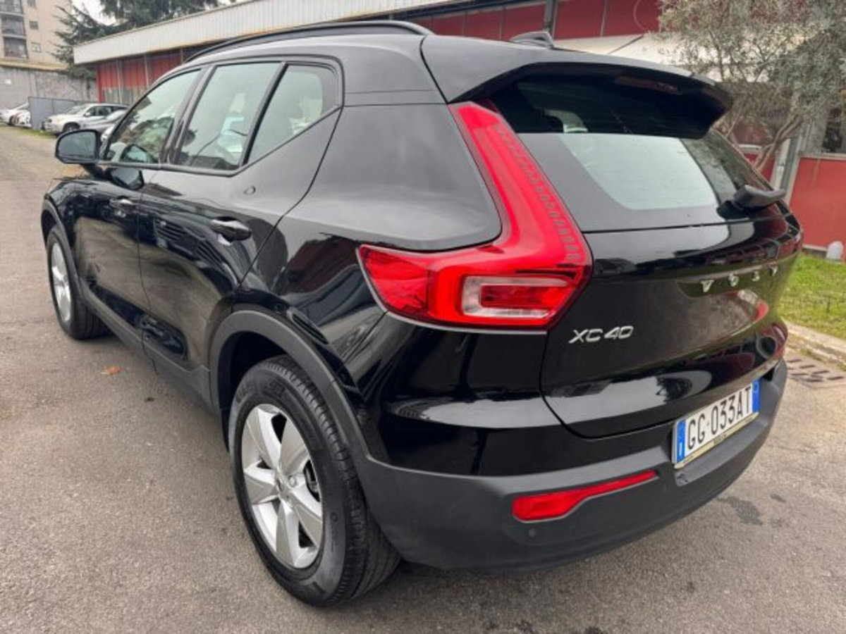 Volvo XC40 T2 Momentum Core (7)