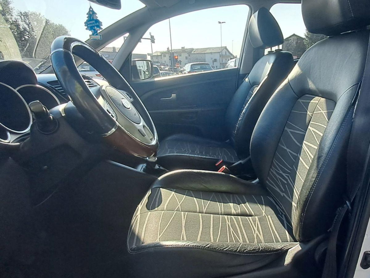Kia Venga 1.6 CRDi VGT TX (8)