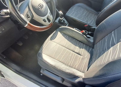 Kia Venga 1.6 CRDi VGT TX (14)