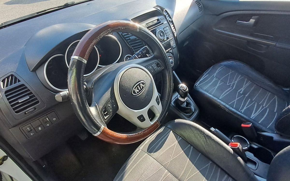 Kia Venga 1.6 CRDi VGT TX (9)