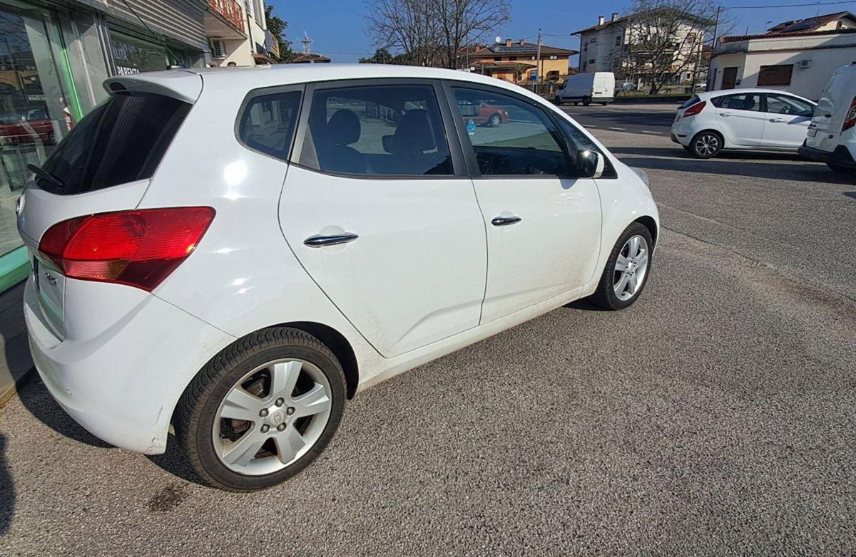 Kia Venga 1.6 CRDi VGT TX (3)