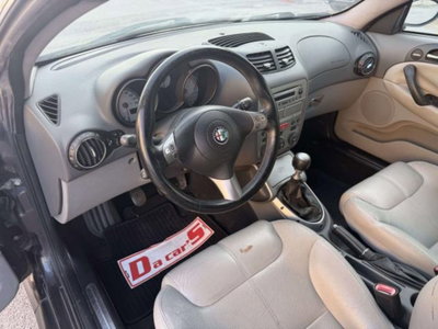 Alfa Romeo GT 1.9 MJT 16V Impression (16)