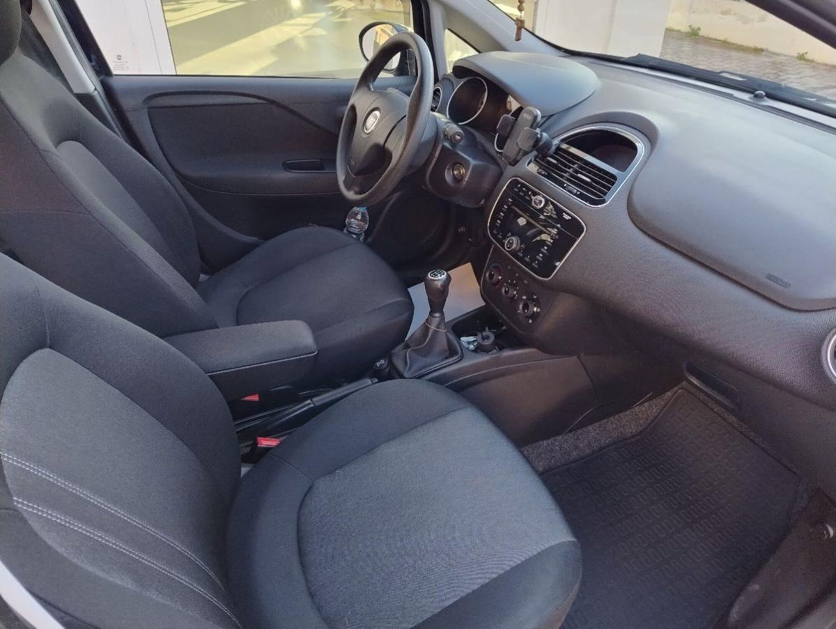 Fiat Punto 1.3 MJT II S&S 95 CV 5 porte Street (16)