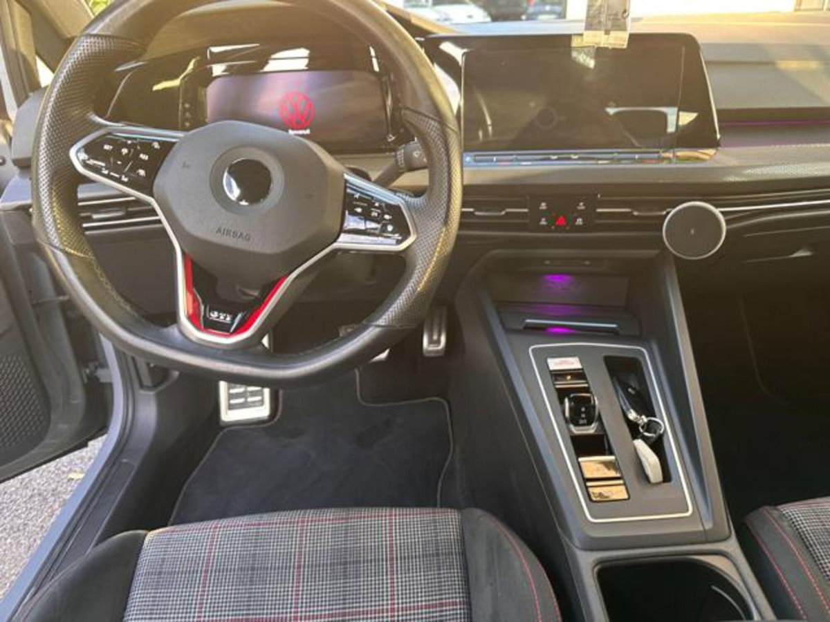 Volkswagen Golf 2.0 tsi GTI MT Ultimate 245cv (8)