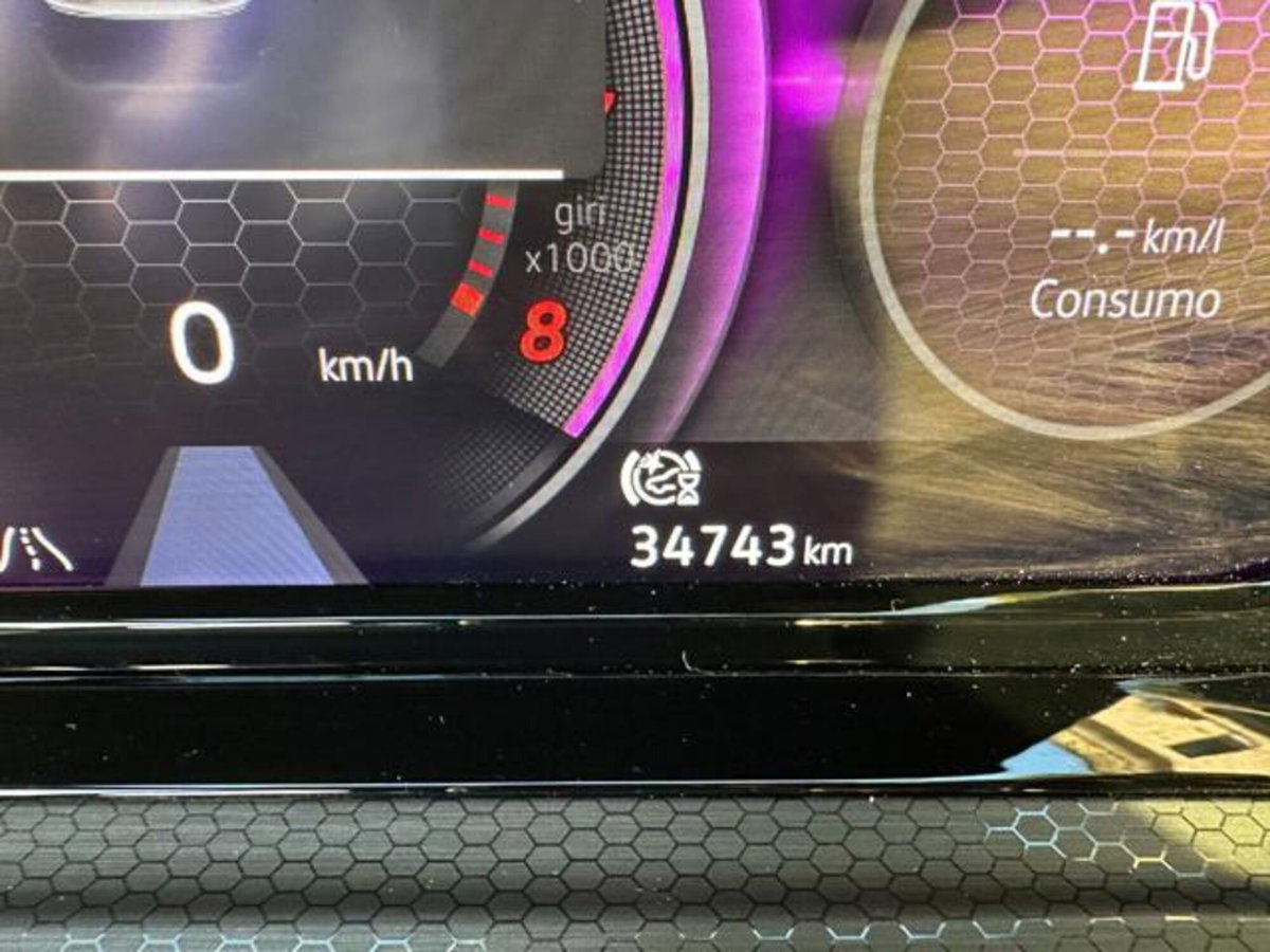 Volkswagen Golf 2.0 tsi GTI MT Ultimate 245cv (9)
