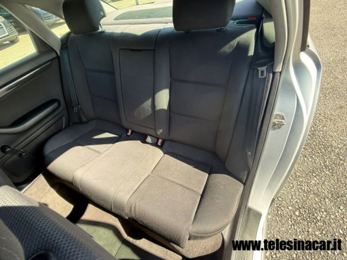 Audi A4 1.9 TDI/130 CV cat (10)
