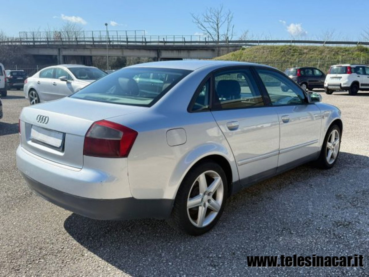 Audi A4 1.9 TDI/130 CV cat (4)