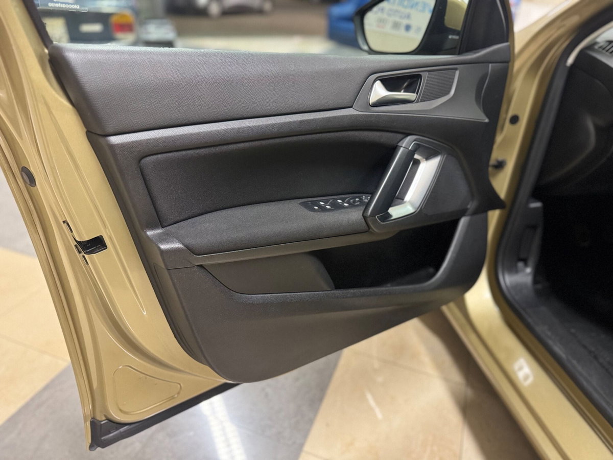 Peugeot 308 BlueHDi 130 S&S GT Line (12)