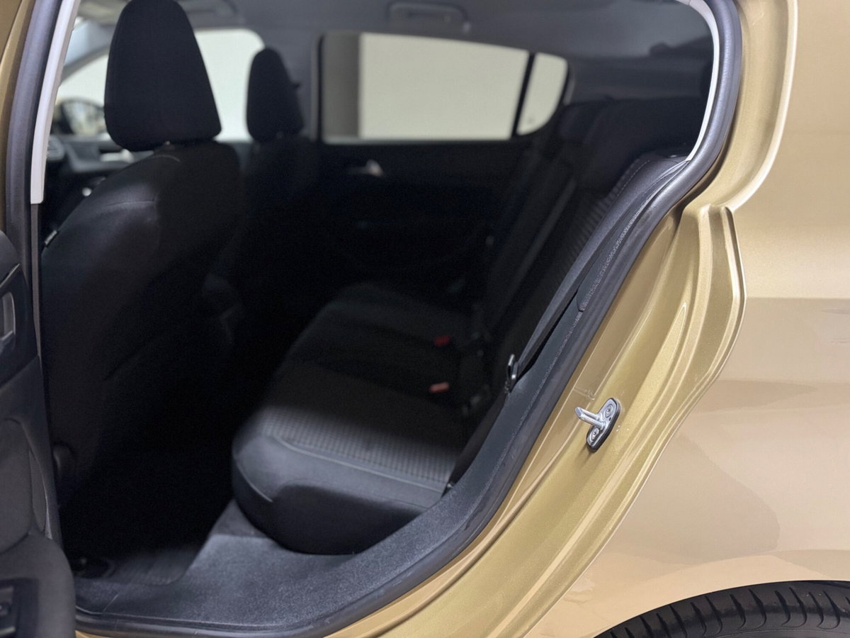 Peugeot 308 BlueHDi 130 S&S GT Line (8)