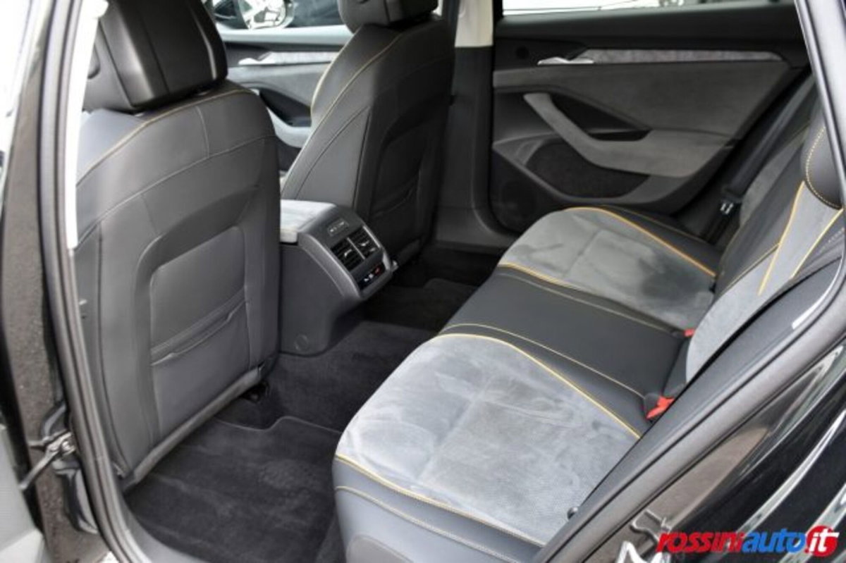 Skoda Superb 2.0 tdi Style 150cv dsg (12)