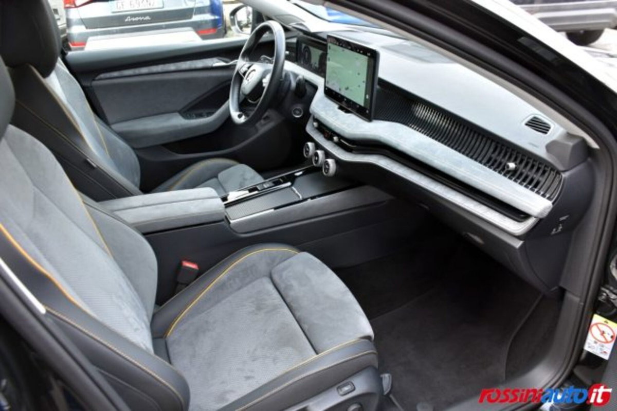 Skoda Superb 2.0 tdi Style 150cv dsg (14)