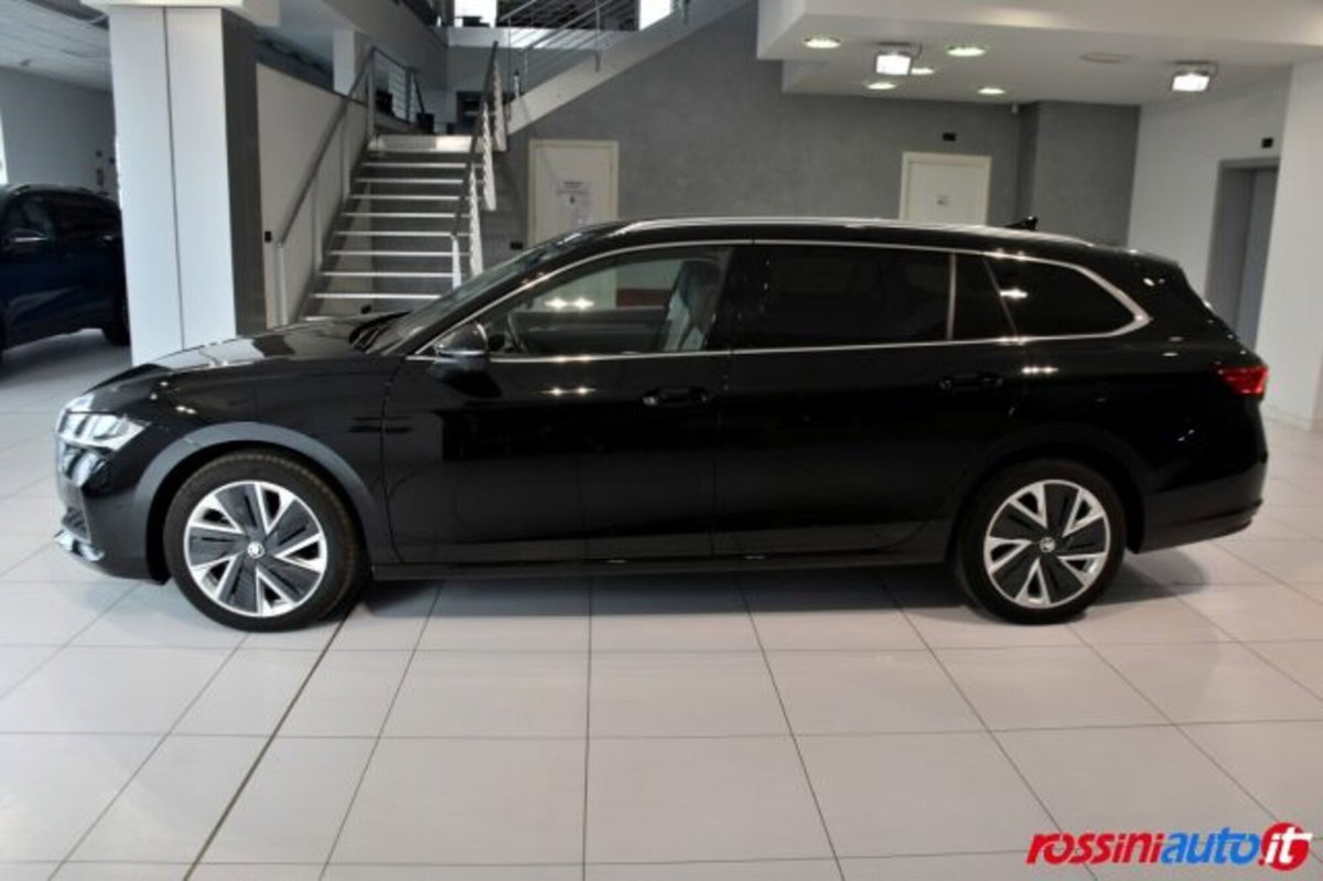 Skoda Superb 2.0 tdi Style 150cv dsg (2)