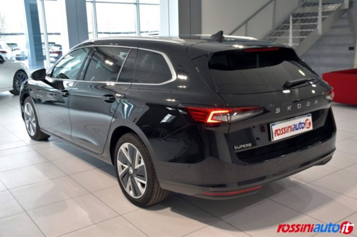 Skoda Superb 2.0 tdi Style 150cv dsg (3)