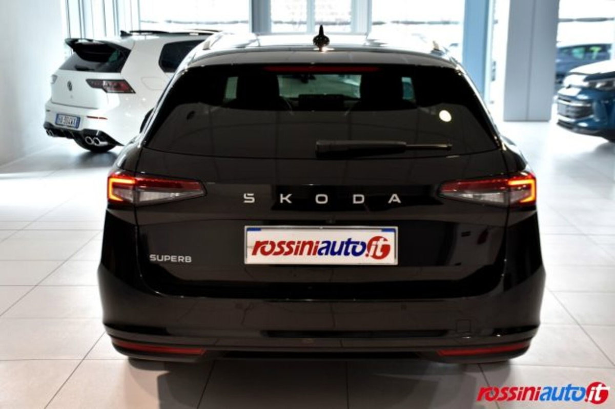 Skoda Superb 2.0 tdi Style 150cv dsg (4)