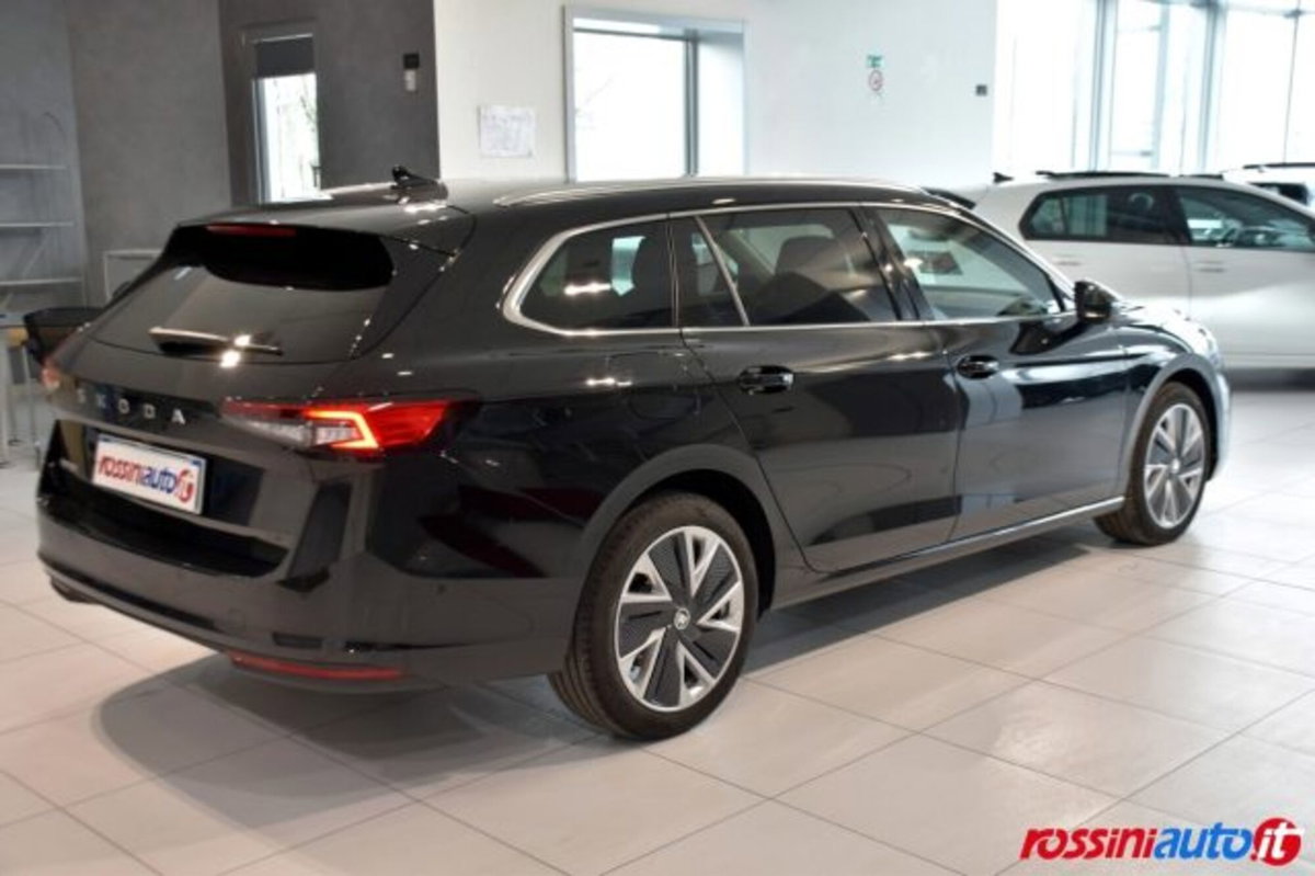 Skoda Superb 2.0 tdi Style 150cv dsg (5)