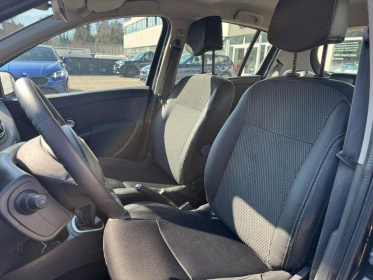 Renault Clio 1.5 dCi 105CV 5 porte Luxe (11)