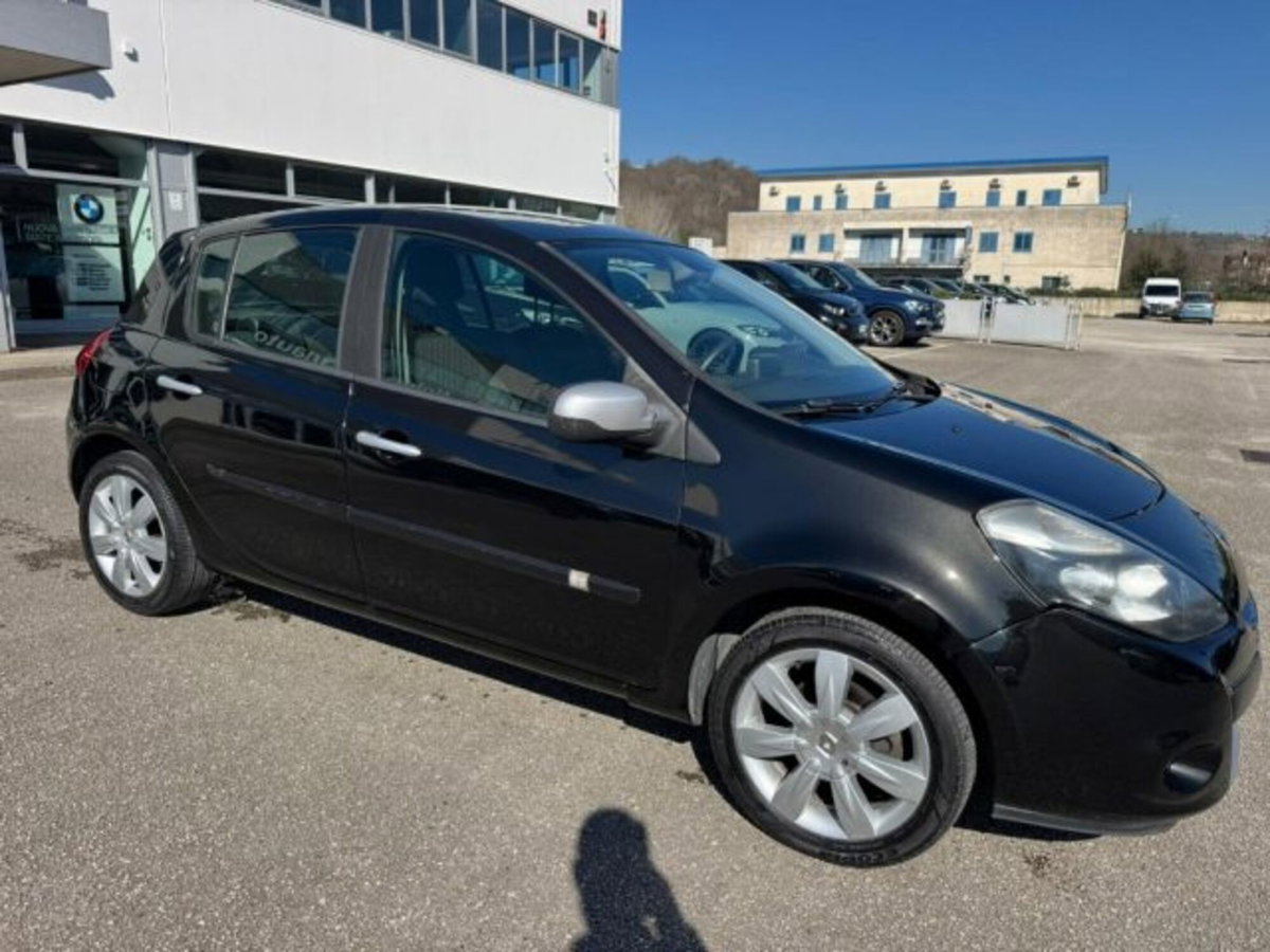 Renault Clio 1.5 dCi 105CV 5 porte Luxe (2)