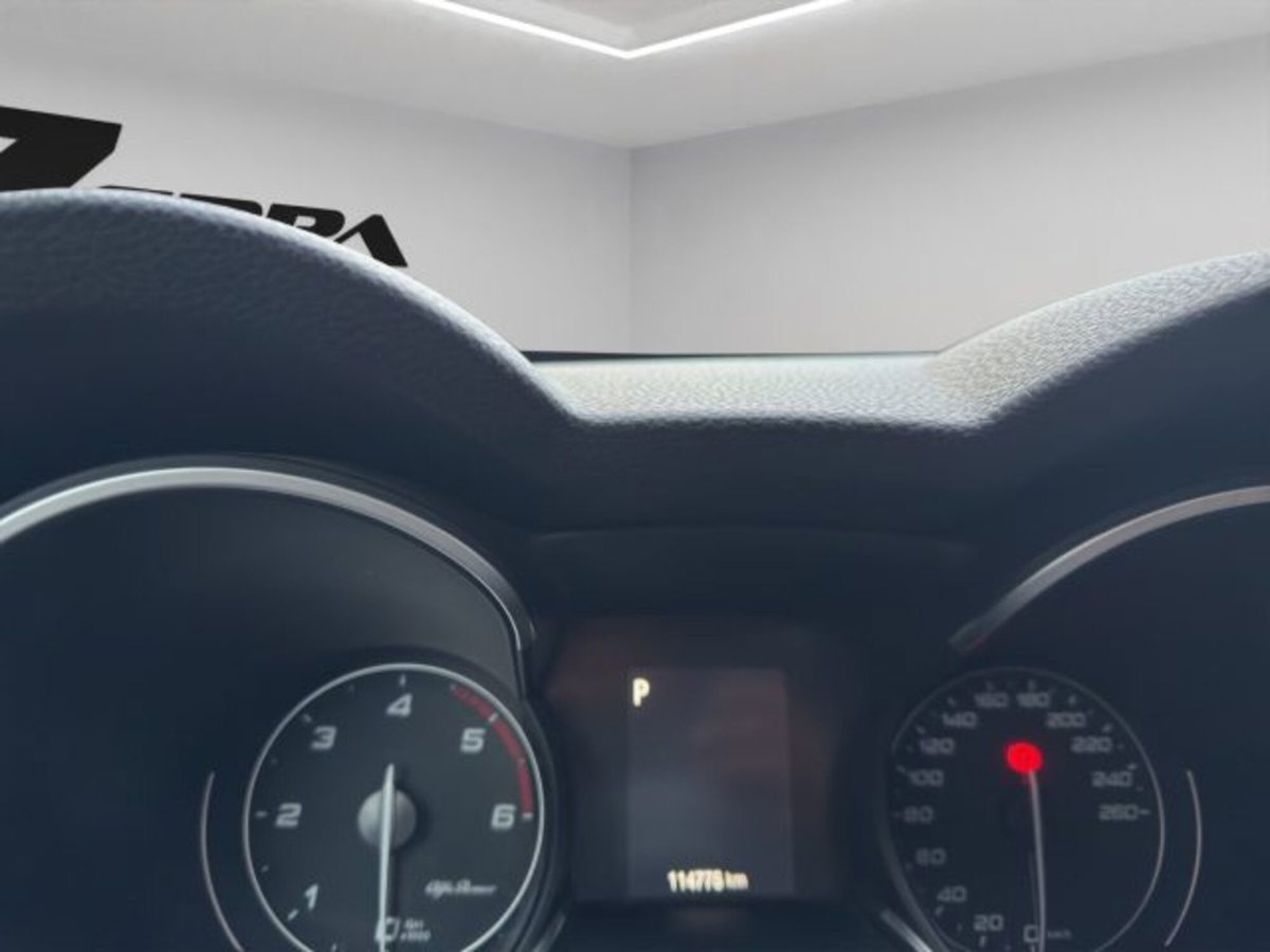 Alfa Romeo Stelvio Stelvio 2.2 Turbodiesel 180 CV AT8 RWD Business (10)