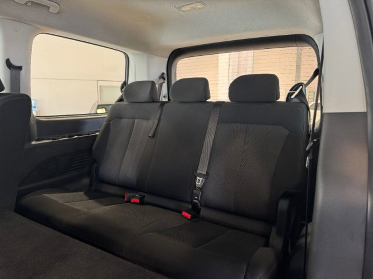 Hyundai Staria 2.2 2wd auto (8)