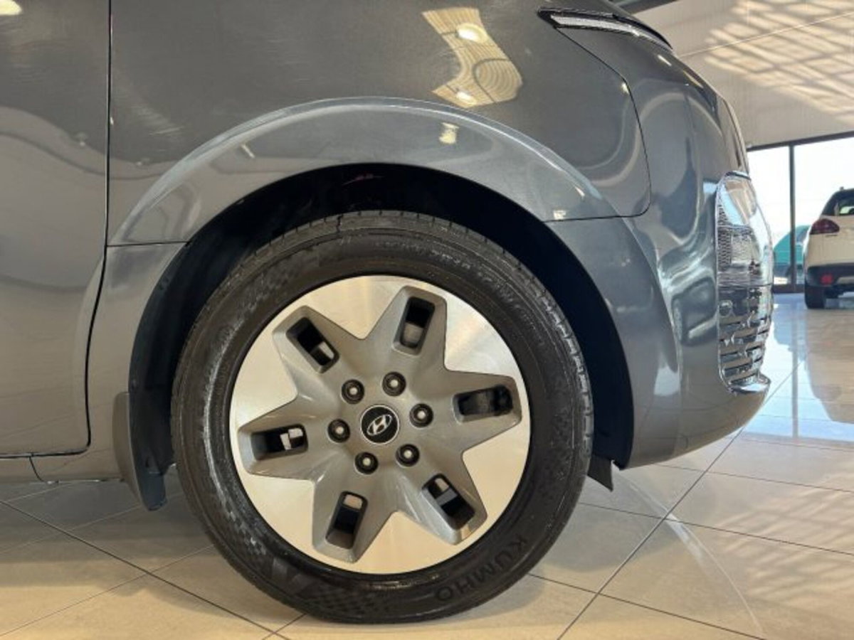 Hyundai Staria 2.2 2wd auto (12)