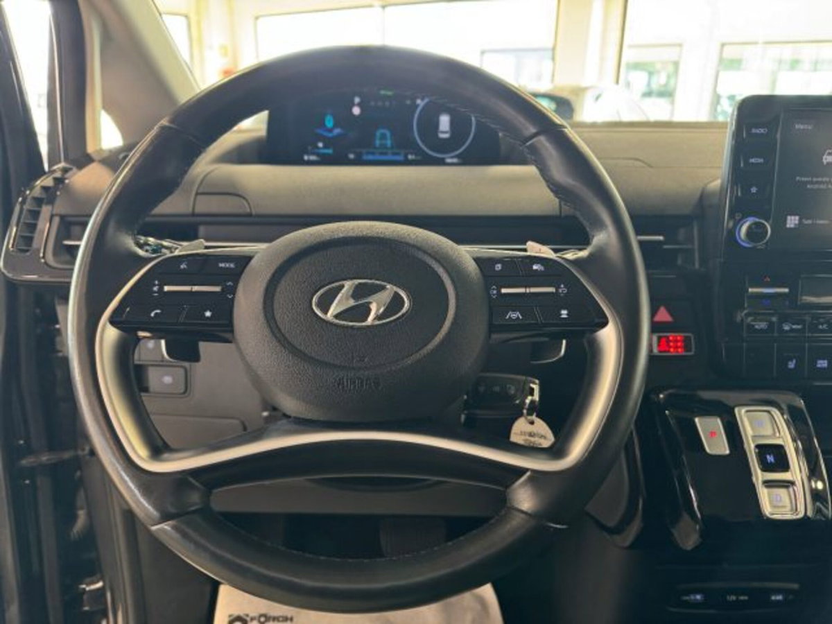 Hyundai Staria 2.2 2wd auto (4)