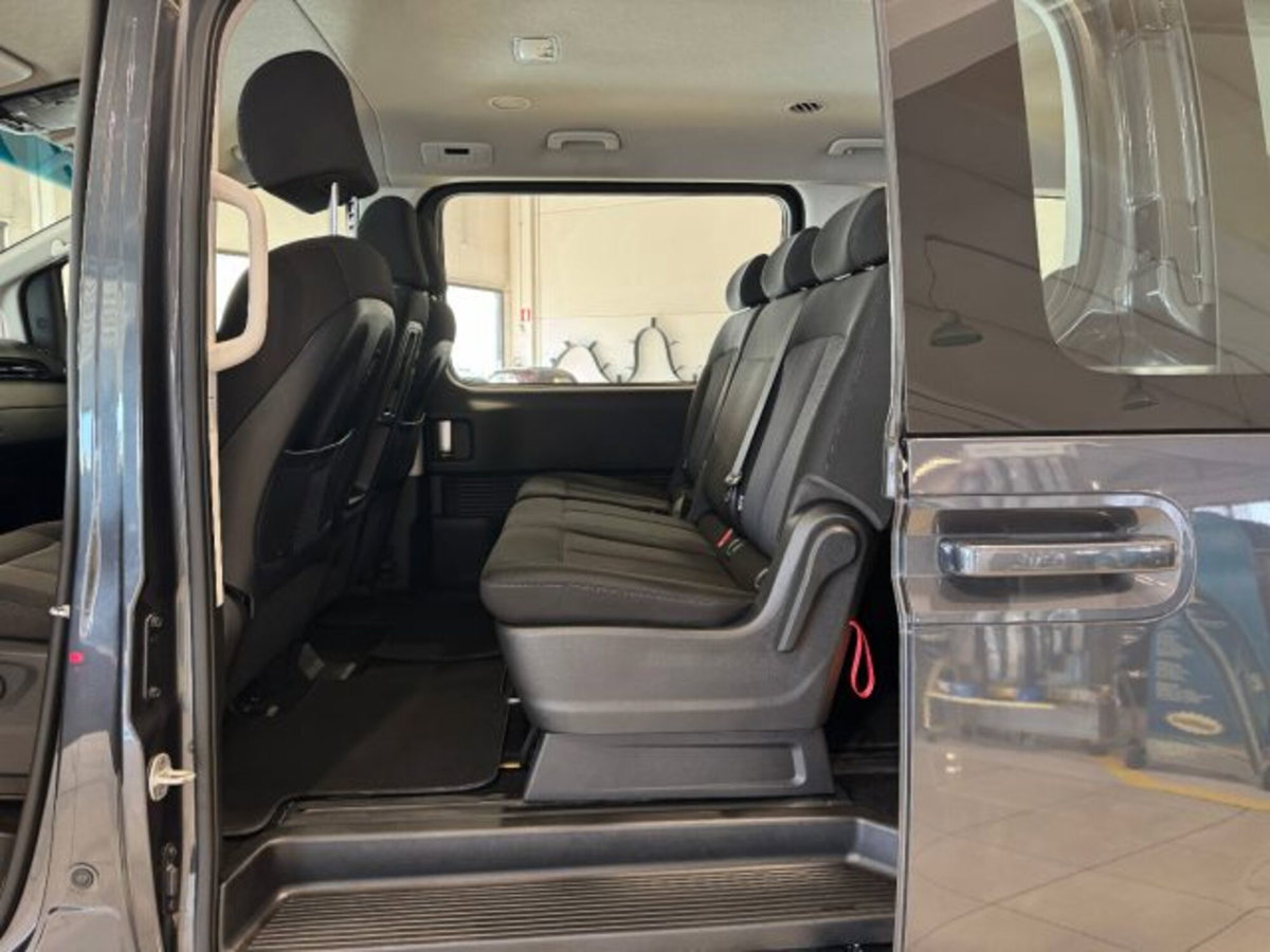 Hyundai Staria 2.2 2wd auto (6)